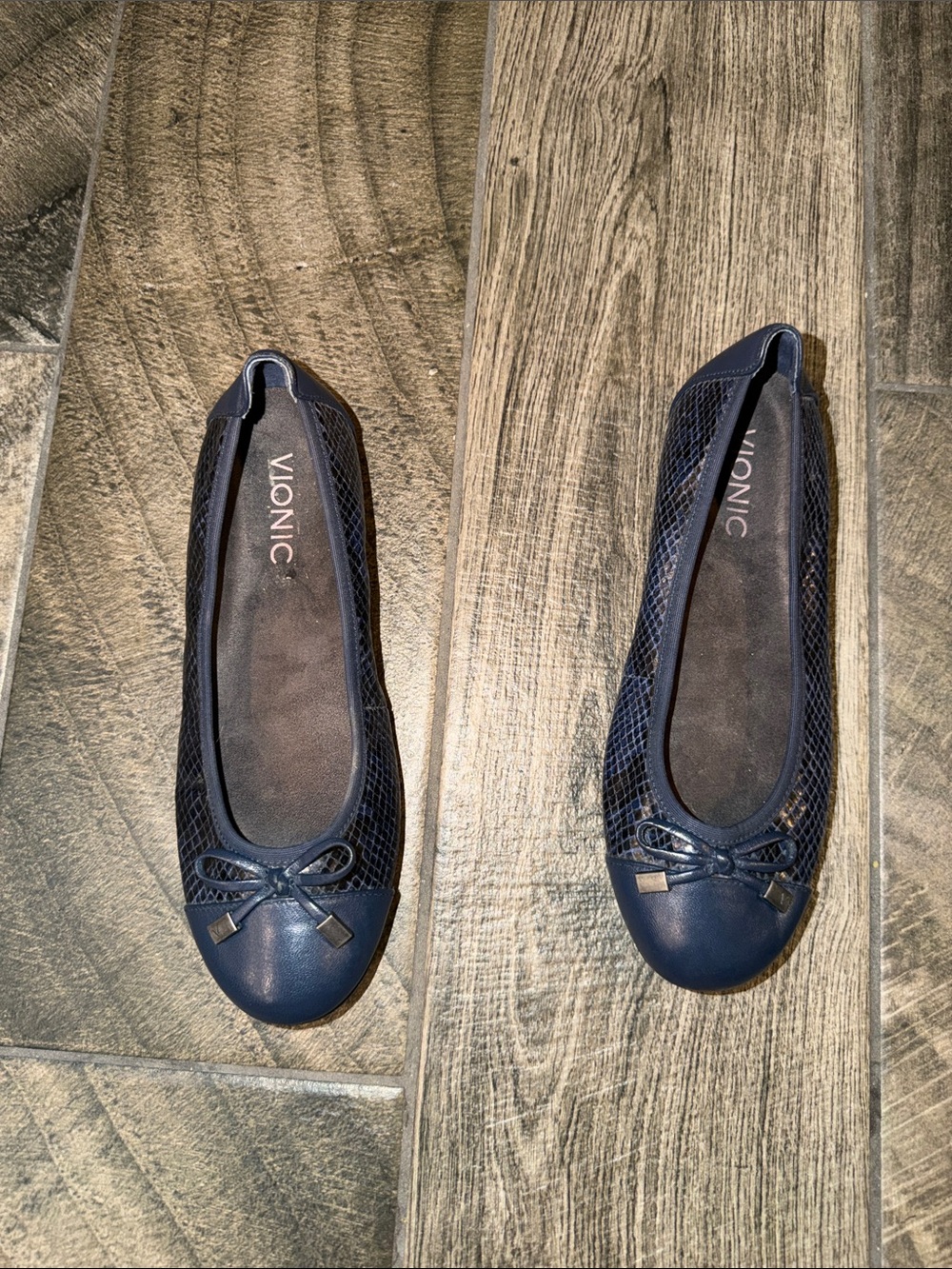 Vionic Navy leather Bow Ballet Flats - Slip-On Loafers